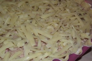 Tarta cu carne tocata, ciuperci si cascaval
