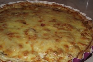 Tarta cu carne tocata, ciuperci si cascaval