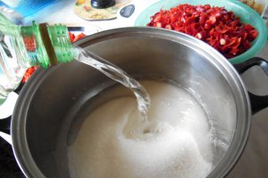 Dulceata de ardei iute si ardei capia