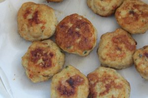 Chiftele cu piept de pui si ciuperci
