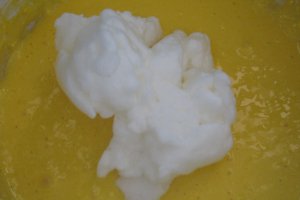 Prajitura dietetica cu crema de vanilie, zmeura si aroma de lamaie