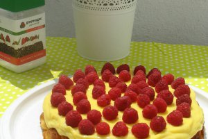 Prajitura dietetica cu crema de vanilie, zmeura si aroma de lamaie