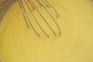 Tort Kira - cu mere caramelizate, banane si crema de vanilie