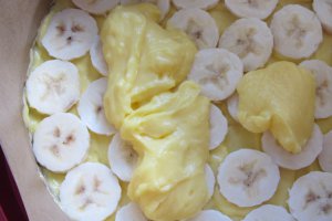 Tort Kira - cu mere caramelizate, banane si crema de vanilie