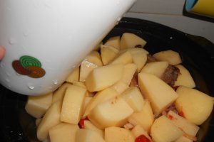 Tocana cu coaste afumate la slow cooker Crock-Pot