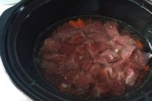 Tocanita din piept de rata la slow cooker Crock-Pot