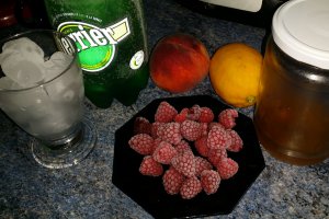 Bautura de vara aromata cu fructe