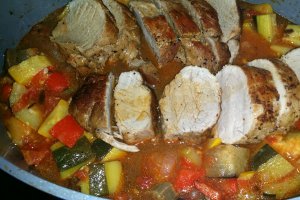 Muschiulet de porc cu ghiveci de legume
