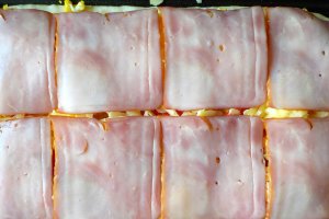 Sandvisuri cu omleta si bacon