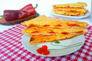 Sandvisuri cu omleta si bacon