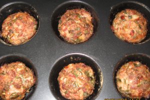 Chiftelute la cuptor in forme de briose