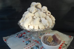 Desert cornulete fragede cu rahat