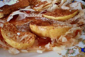 Placinta amorezata cu dulceata si mere
