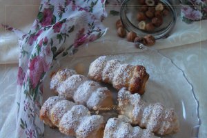 Rulouri cu crema de alune de padure