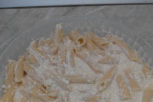 Budinca de macaroane cu branza dulce la cuptor