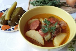 Gulas de porc la slow cooker Crock-Pot