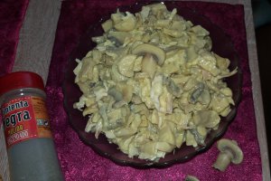 Salata de ciuperci cu piept de pui