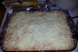 Musaca gratinata cu sos si cascaval