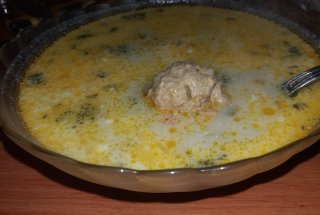Ciorba de perisoare a la grec