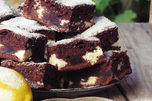 Prajitura cu cacao si branza