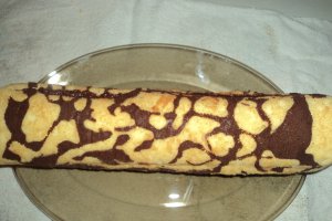 Rulada cu crema de cacao si rom