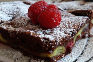 Negresa cu mascarpone si zmeura
