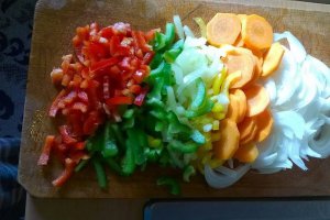 Pastrav cu legume la cuptor