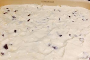 Prajitura cu branza dulce si stafide