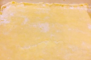 Prajitura cu branza dulce si stafide
