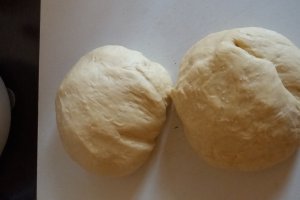 Cuiburi de viespi cu cocos si ciocolata
