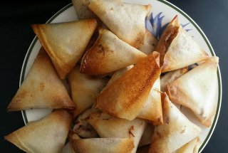 Mini Samosa cu cartof, ton si ricotta