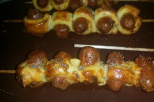 Aperitiv foietaj cu carnaciori