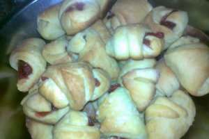 Cornulete cu magiun de prune si nuca