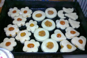 Margarete si cornulete cu dulceata