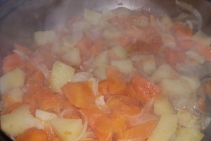 Supa crema de dovleac pentru Halloween