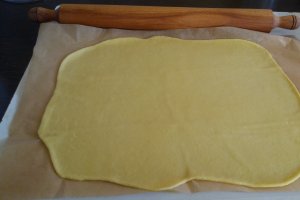 Placinta cu branza dulce si stafide