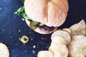 Sandvis Po' Boy cu friptura de vita