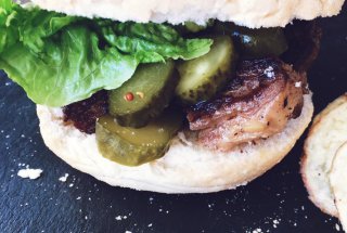 Sandvis Po' Boy cu friptura de vita