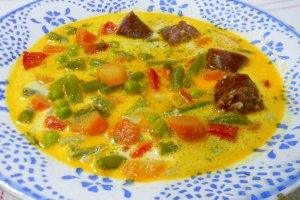 Supa de fasole , mazare verde si smantana