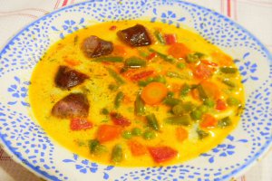 Supa de fasole , mazare verde si smantana