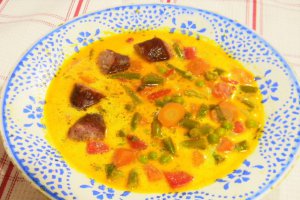 Supa de fasole , mazare verde si smantana