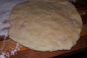 Chifle umplute cu carne tocata