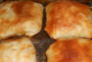 Pateuri cu carne