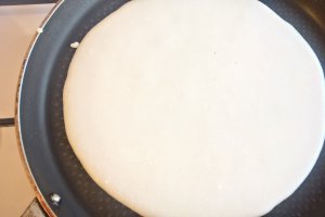 Clatite cu dulceata de visine