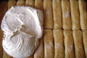 Prajitura cu piscoturi si mousse de cafea (fara coacere)
