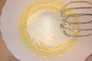 Fursecuri cu ciocolata si nuca de cocos