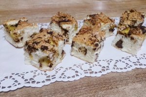 Prajitura din albusuri cu menta, ananas si ciocolata amaruie