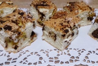 Prajitura din albusuri cu menta, ananas si ciocolata amaruie
