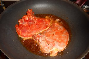 Cotlet de porc cu sos de piper