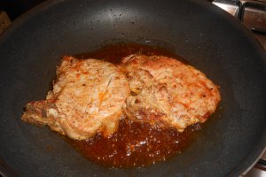 Cotlet de porc cu sos de piper